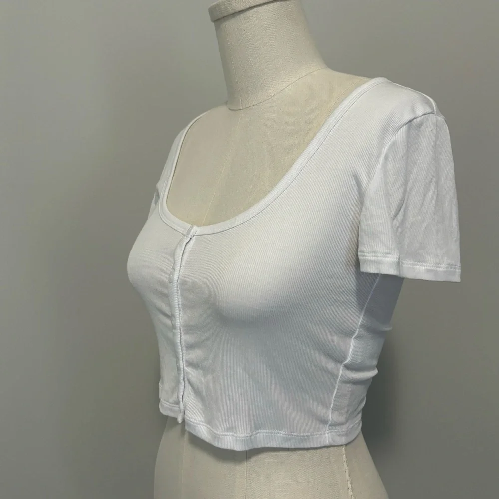 Aritzia Sunday Best Holly Top Button Front Cropped Rib T-Shirt White Crop Top S - Picture 7 of 14